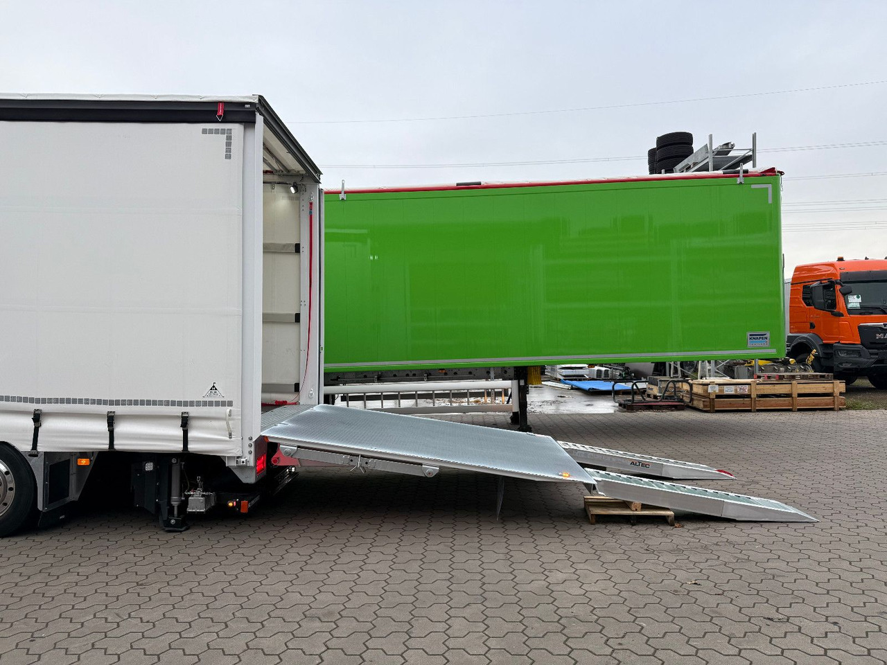 Volvo FH 500 8x2 Arbeitsbühnen Transporter LBW 9t - Schuifzeilen vrachtwagen: afbeelding 4 Volvo FH 500 8x2 Arbeitsbühnen Transporter LBW 9t - Schuifzeilen vrachtwagen: afbeelding 4