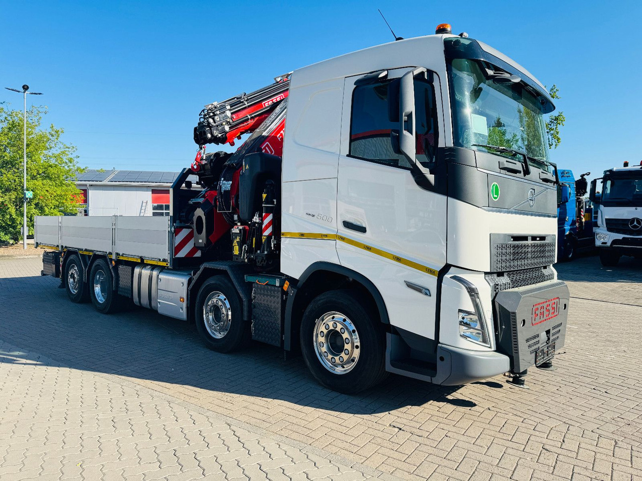 Volvo FH 500 8x2 mit F710RA.2.27 L426 und V20 Winde - Vrachtwagen met open laadbak, Kraanwagen: afbeelding 2 Volvo FH 500 8x2 mit F710RA.2.27 L426 und V20 Winde - Vrachtwagen met open laadbak, Kraanwagen: afbeelding 2