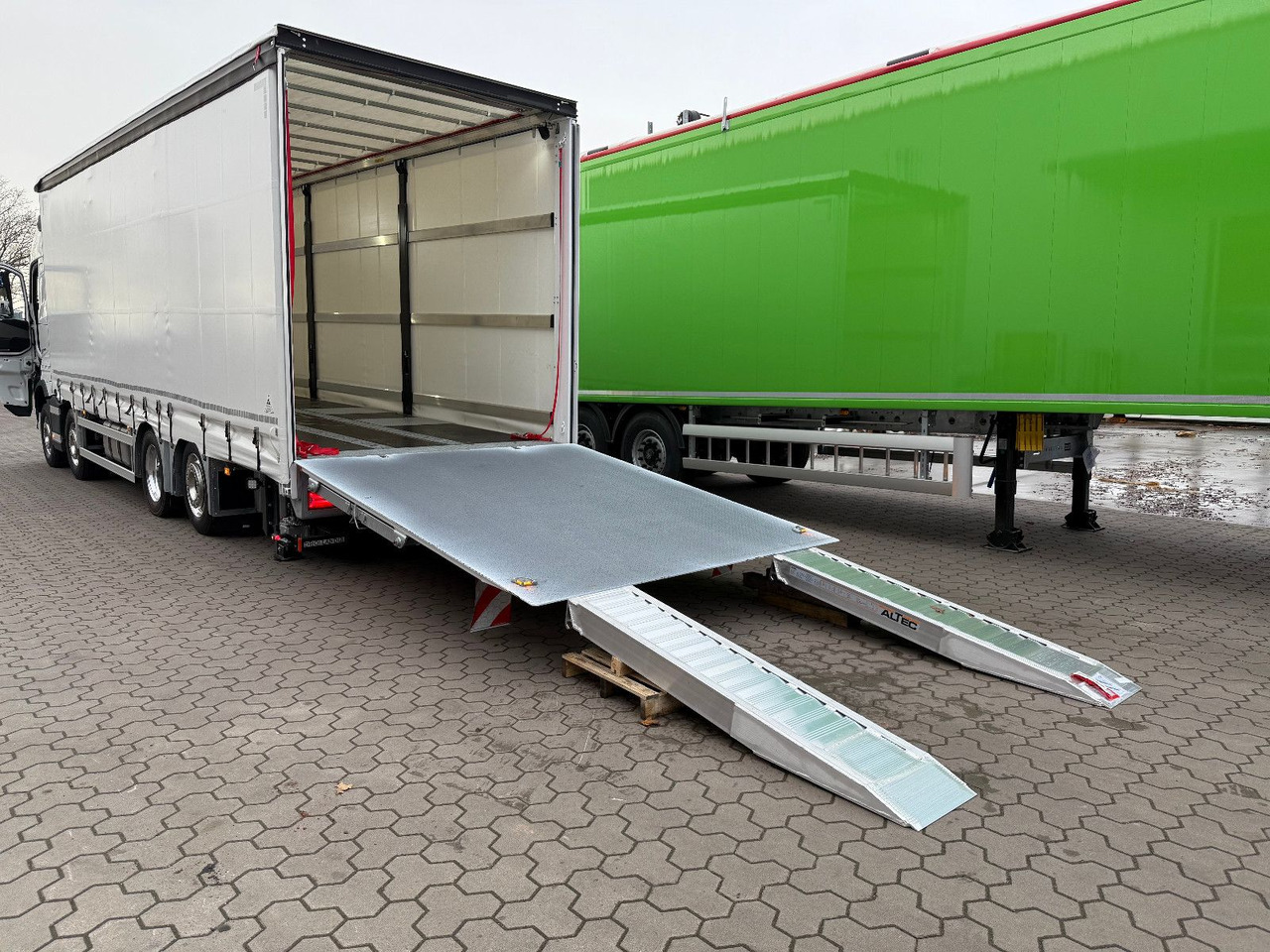 Volvo FH 500 Gabelstaplertransporter LBW 9t Dhollandia - Bergingsvoertuig: afbeelding 5 Volvo FH 500 Gabelstaplertransporter LBW 9t Dhollandia - Bergingsvoertuig: afbeelding 5
