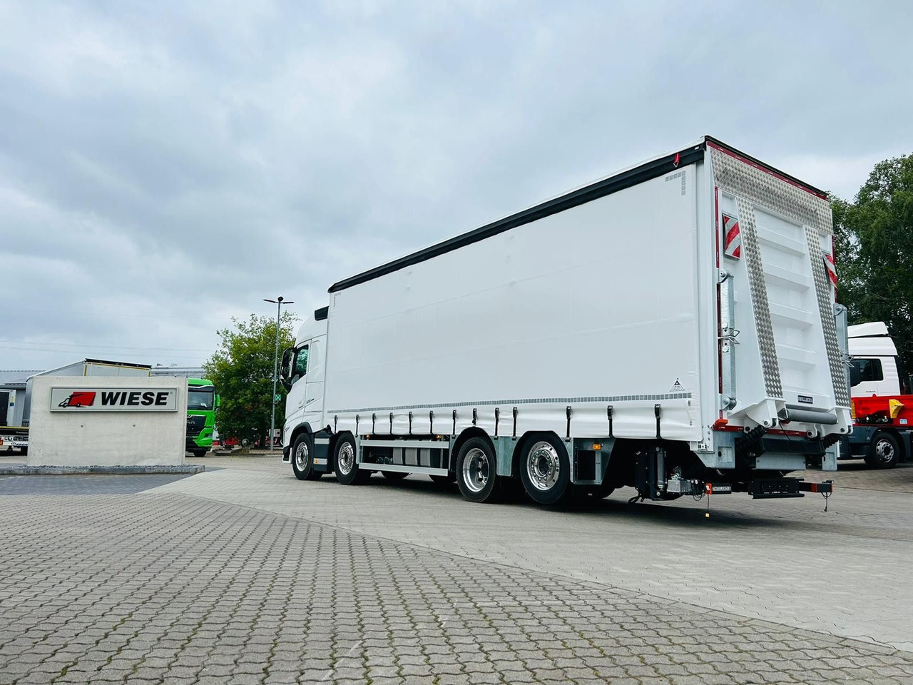Volvo FH 500 Gabelstaplertransporter LBW 9t Dhollandia - Bergingsvoertuig: afbeelding 2 Volvo FH 500 Gabelstaplertransporter LBW 9t Dhollandia - Bergingsvoertuig: afbeelding 2