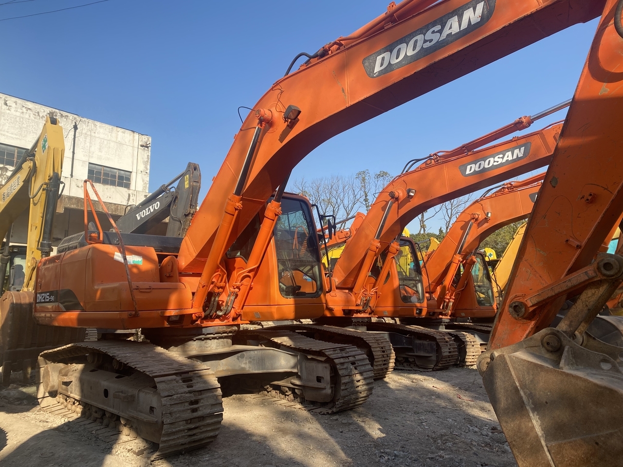 DOOSAN DH215-9E - Rupsgraafmachine: afbeelding 1 DOOSAN DH215-9E - Rupsgraafmachine: afbeelding 1