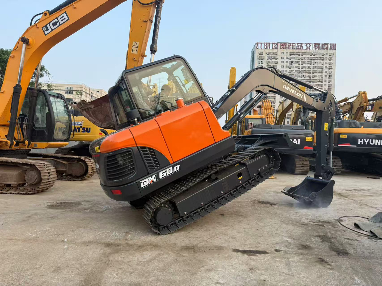 DOOSAN DX60D-10 - Rupsgraafmachine: afbeelding 1 DOOSAN DX60D-10 - Rupsgraafmachine: afbeelding 1