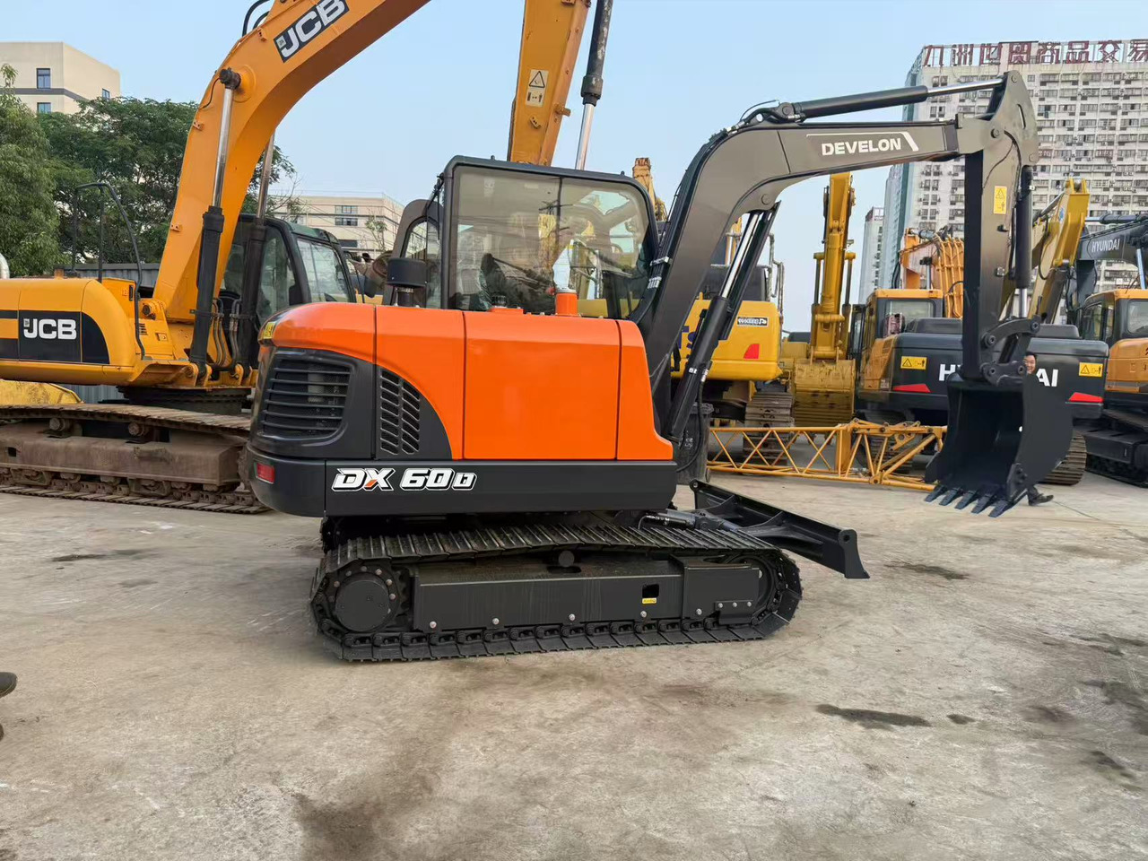 DOOSAN DX60D-10 - Rupsgraafmachine: afbeelding 3 DOOSAN DX60D-10 - Rupsgraafmachine: afbeelding 3