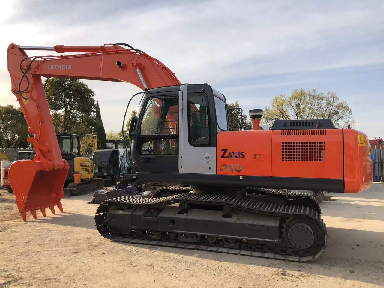 HITACHI ZX240 - Rupsgraafmachine: afbeelding 3 HITACHI ZX240 - Rupsgraafmachine: afbeelding 3
