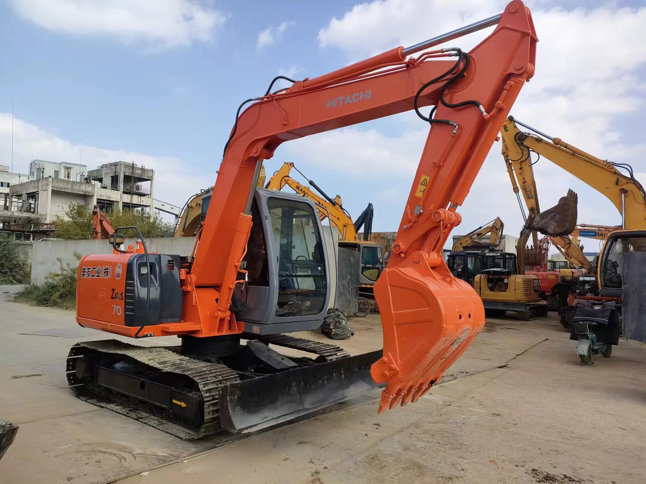 HITACHI ZX70 - Rupsgraafmachine: afbeelding 1 HITACHI ZX70 - Rupsgraafmachine: afbeelding 1