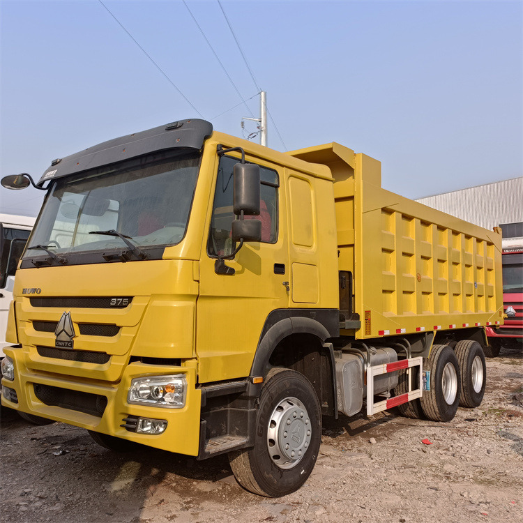 HOWO 6x4-375hp-Yellow - Kipper vrachtwagen: afbeelding 3 HOWO 6x4-375hp-Yellow - Kipper vrachtwagen: afbeelding 3