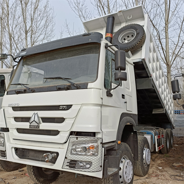 HOWO 8x4 371hp-White -tipper - Kipper vrachtwagen: afbeelding 1 HOWO 8x4 371hp-White -tipper - Kipper vrachtwagen: afbeelding 1