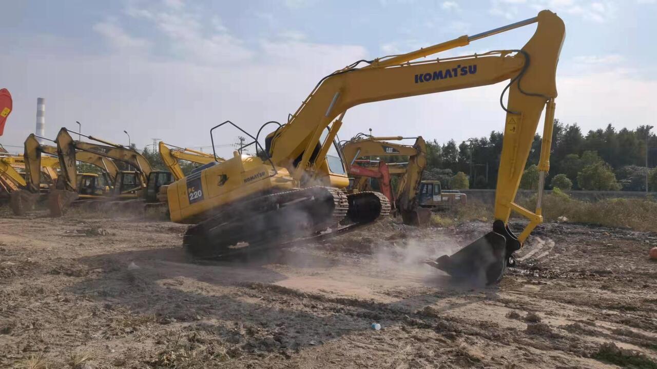 KOMATSU PC220-7 - Rupsgraafmachine: afbeelding 5 KOMATSU PC220-7 - Rupsgraafmachine: afbeelding 5