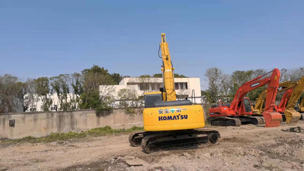 KOMATSU PC220-7 - Rupsgraafmachine: afbeelding 3 KOMATSU PC220-7 - Rupsgraafmachine: afbeelding 3