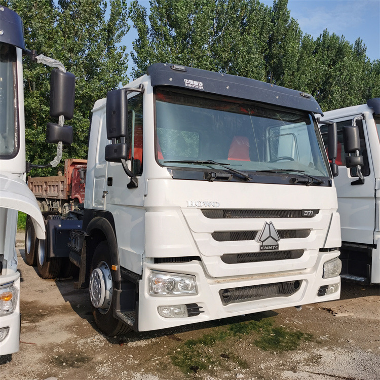 HOWO 6x4 371hp tractor - Trekker: afbeelding 3 HOWO 6x4 371hp tractor - Trekker: afbeelding 3