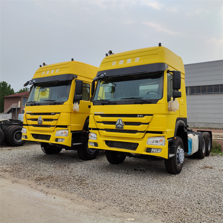HOWO HOWO 6x4 371 tractor - Trekker: afbeelding 1 HOWO HOWO 6x4 371 tractor - Trekker: afbeelding 1