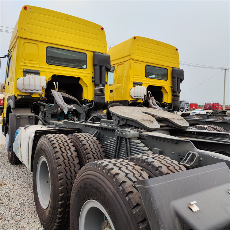 HOWO HOWO 6x4 371 tractor - Trekker: afbeelding 2 HOWO HOWO 6x4 371 tractor - Trekker: afbeelding 2