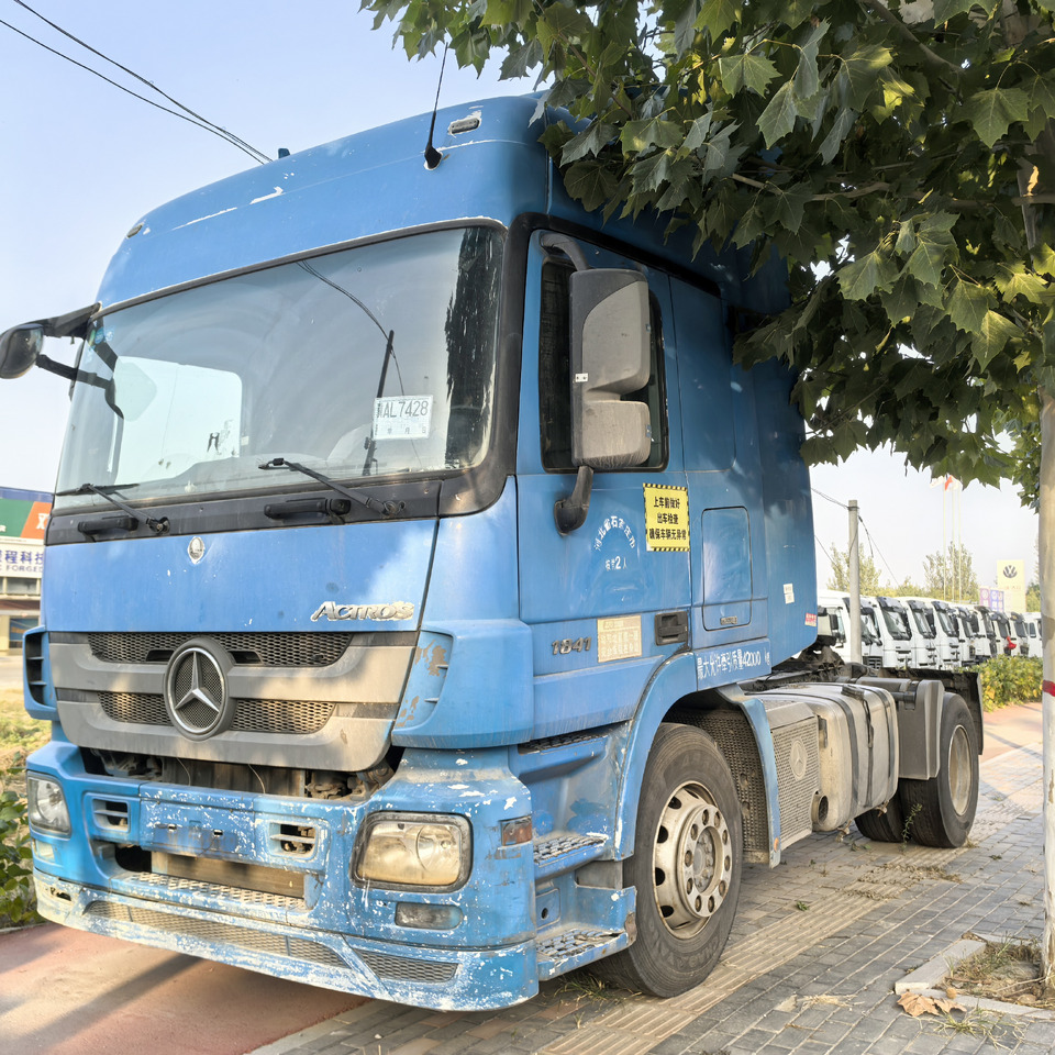 Mercedes-Benz 4x2-1841 - Trekker: afbeelding 1 Mercedes-Benz 4x2-1841 - Trekker: afbeelding 1