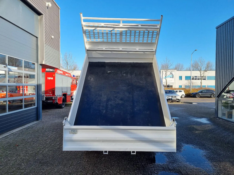 Iveco Daily 35C18 3.0D Kipper Hi-Matic Euro 6 GVW 3500 kg - Kipper bestelwagen: afbeelding 4 Iveco Daily 35C18 3.0D Kipper Hi-Matic Euro 6 GVW 3500 kg - Kipper bestelwagen: afbeelding 4