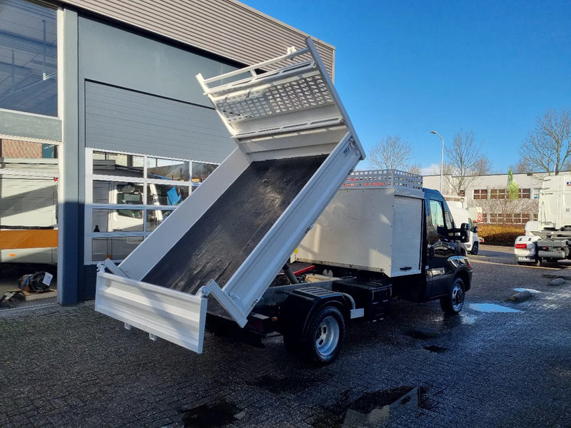 Iveco Daily 35C18 3.0D Kipper Hi-Matic Euro 6 GVW 3500 kg - Kipper bestelwagen: afbeelding 2 Iveco Daily 35C18 3.0D Kipper Hi-Matic Euro 6 GVW 3500 kg - Kipper bestelwagen: afbeelding 2