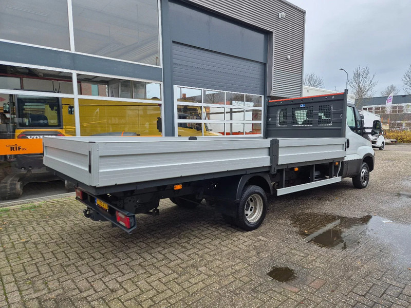 Iveco Daily 50C18 Pritsche 3.0D Euro 6 Hi-Matic GVW 3500 kg - Bestelwagen met open laadbak: afbeelding 2 Iveco Daily 50C18 Pritsche 3.0D Euro 6 Hi-Matic GVW 3500 kg - Bestelwagen met open laadbak: afbeelding 2