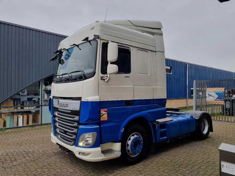DAF XF 106.440 EURO 6/ Intarder/ Webasto/ ADR / Klima - Trekker: afbeelding 4 DAF XF 106.440 EURO 6/ Intarder/ Webasto/ ADR / Klima - Trekker: afbeelding 4