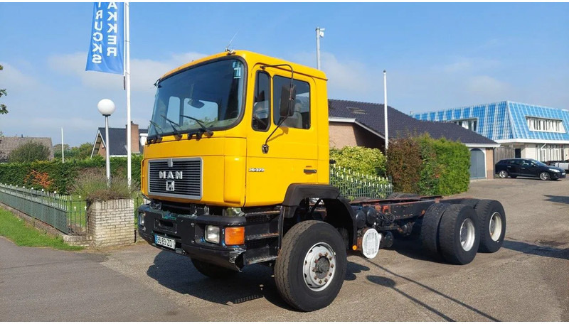 MAN 26.372 MANUAL ZF GEARBOX STEEL SUSPENSION 6X4 - Chassis vrachtwagen: afbeelding 1 MAN 26.372 MANUAL ZF GEARBOX STEEL SUSPENSION 6X4 - Chassis vrachtwagen: afbeelding 1