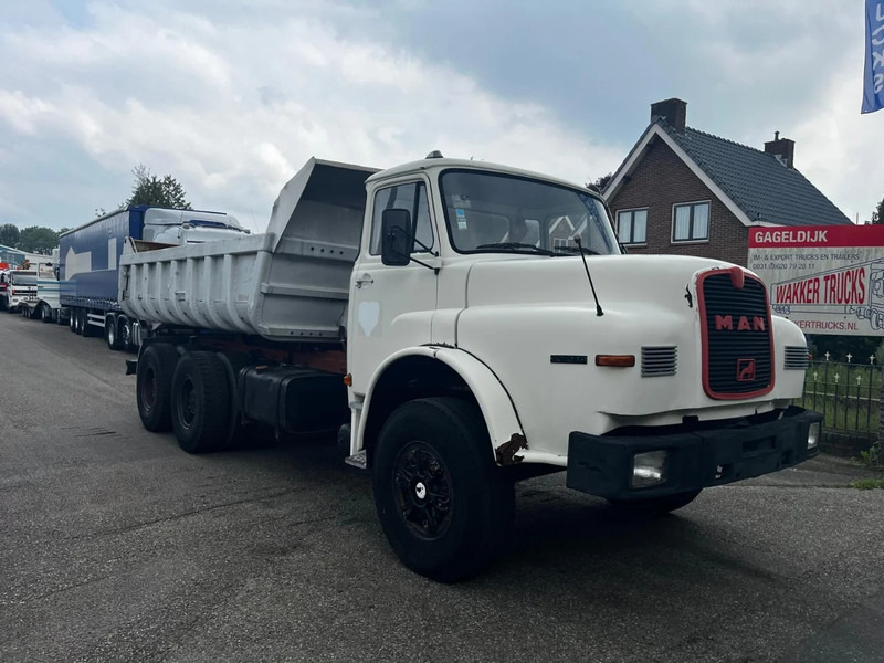 MAN 32.240 6x4 FULL STEEL SPRING KIPPER MANUAL GEARBOX - Kipper vrachtwagen: afbeelding 2 MAN 32.240 6x4 FULL STEEL SPRING KIPPER MANUAL GEARBOX - Kipper vrachtwagen: afbeelding 2