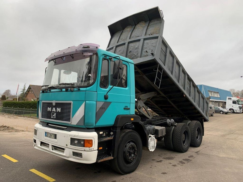 MAN 33.372 6X4 KIPPER MANUAL ZF GEARBOX - Kipper vrachtwagen: afbeelding 1 MAN 33.372 6X4 KIPPER MANUAL ZF GEARBOX - Kipper vrachtwagen: afbeelding 1