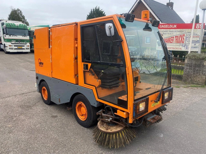 Nilfisk MFH2200 SWEEPER MFH 2200 CLEANER - Industriële veegmachine: afbeelding 3 Nilfisk MFH2200 SWEEPER MFH 2200 CLEANER - Industriële veegmachine: afbeelding 3