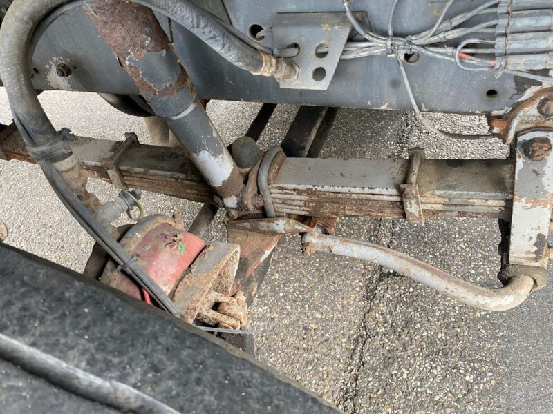 Scania T82 T 82 4x2 CHASSIS FULL STEEL SUSPENSION - Chassis vrachtwagen: afbeelding 4 Scania T82 T 82 4x2 CHASSIS FULL STEEL SUSPENSION - Chassis vrachtwagen: afbeelding 4