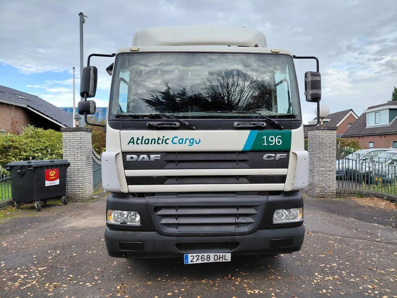 DAF CF 85.430 MANUAL ZF GEARBOX 4x2 Truckhead !! EURO 3 Engine !! - Trekker: afbeelding 5 DAF CF 85.430 MANUAL ZF GEARBOX 4x2 Truckhead !! EURO 3 Engine !! - Trekker: afbeelding 5