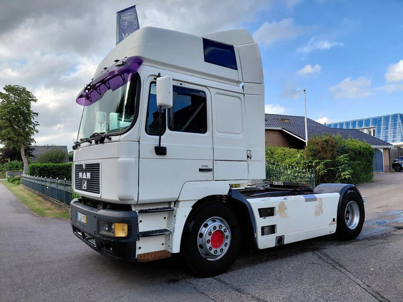 MAN 19.463 F2000 460 HP MANUAL ZF GEARBOX PERFECT CONDITION - Trekker: afbeelding 1 MAN 19.463 F2000 460 HP MANUAL ZF GEARBOX PERFECT CONDITION - Trekker: afbeelding 1