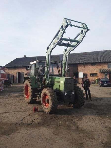 Metal-Technik Frontlader für FENDT 312 LSA / Ładowacz czołowy do FENDT 312 LSA - Voorlader voor tractor: afbeelding 2 Metal-Technik Frontlader für FENDT 312 LSA / Ładowacz czołowy do FENDT 312 LSA - Voorlader voor tractor: afbeelding 2