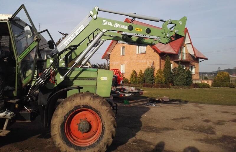 Metal-Technik Frontlader für FENDT 312 LSA / Ładowacz czołowy do FENDT 312 LSA - Voorlader voor tractor: afbeelding 4 Metal-Technik Frontlader für FENDT 312 LSA / Ładowacz czołowy do FENDT 312 LSA - Voorlader voor tractor: afbeelding 4