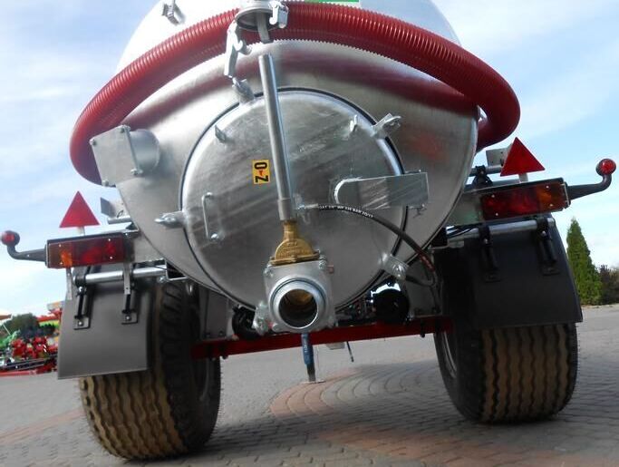 POMOT Single-axial tanker truck/ Beczkowóz wóz asenizacyjny 5000 l - Mesttank: afbeelding 3 POMOT Single-axial tanker truck/ Beczkowóz wóz asenizacyjny 5000 l - Mesttank: afbeelding 3