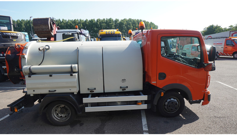 Renault Maxity 130-35/6 CC BROKEN ENGINE HIGH PRESSURE AND VACUUM SYSTEM - Bedrijfswagen: afbeelding 2 Renault Maxity 130-35/6 CC BROKEN ENGINE HIGH PRESSURE AND VACUUM SYSTEM - Bedrijfswagen: afbeelding 2