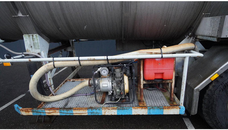 Burg 3 AXLE WATER TANK 29.975LTR - Tankoplegger: afbeelding 4 Burg 3 AXLE WATER TANK 29.975LTR - Tankoplegger: afbeelding 4