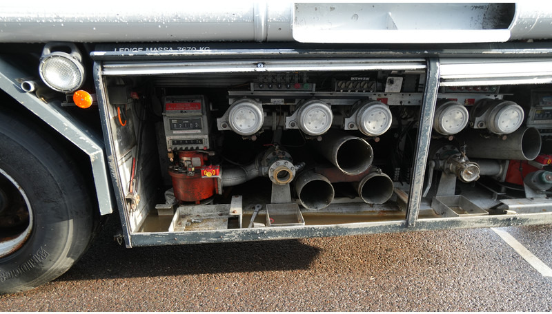 LAG 3 AXLE ADR FUEL TANK TRAILER 45.000ltr - Tankoplegger: afbeelding 4 LAG 3 AXLE ADR FUEL TANK TRAILER 45.000ltr - Tankoplegger: afbeelding 4