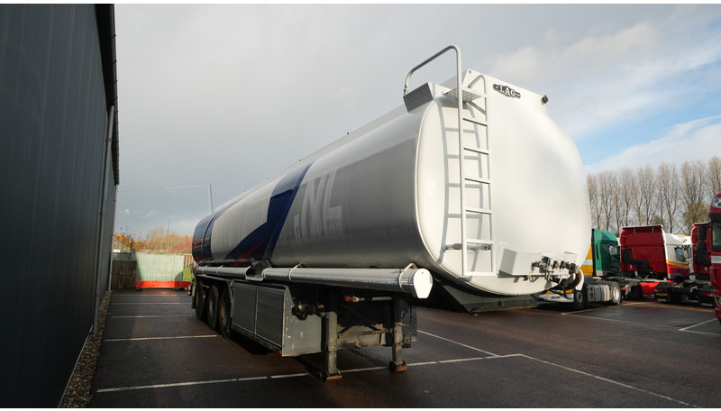 LAG 3 AXLE ADR FUEL TANK TRAILER 45.000ltr - Tankoplegger: afbeelding 3 LAG 3 AXLE ADR FUEL TANK TRAILER 45.000ltr - Tankoplegger: afbeelding 3