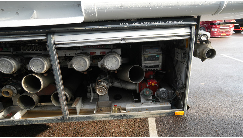 LAG 3 AXLE ADR FUEL TANK TRAILER 45.000ltr - Tankoplegger: afbeelding 5 LAG 3 AXLE ADR FUEL TANK TRAILER 45.000ltr - Tankoplegger: afbeelding 5