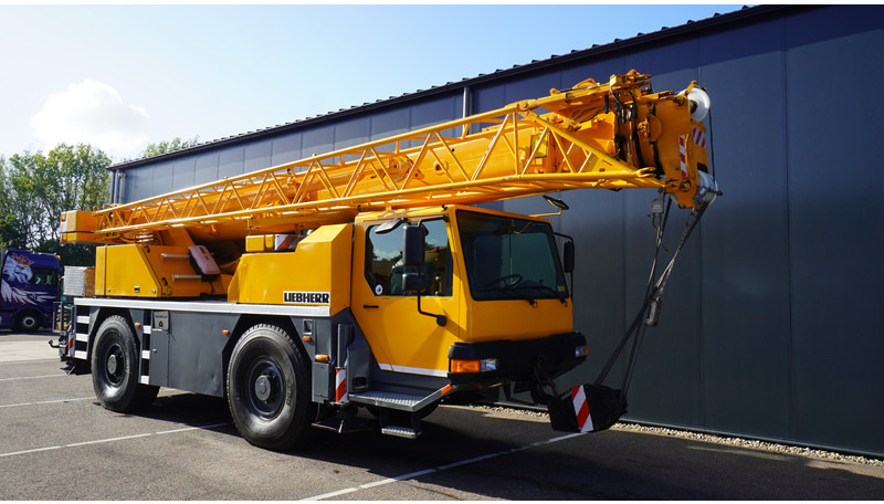 Liebherr LTM 1030-2.1 WITH JIB - Kraanwagen: afbeelding 3 Liebherr LTM 1030-2.1 WITH JIB - Kraanwagen: afbeelding 3