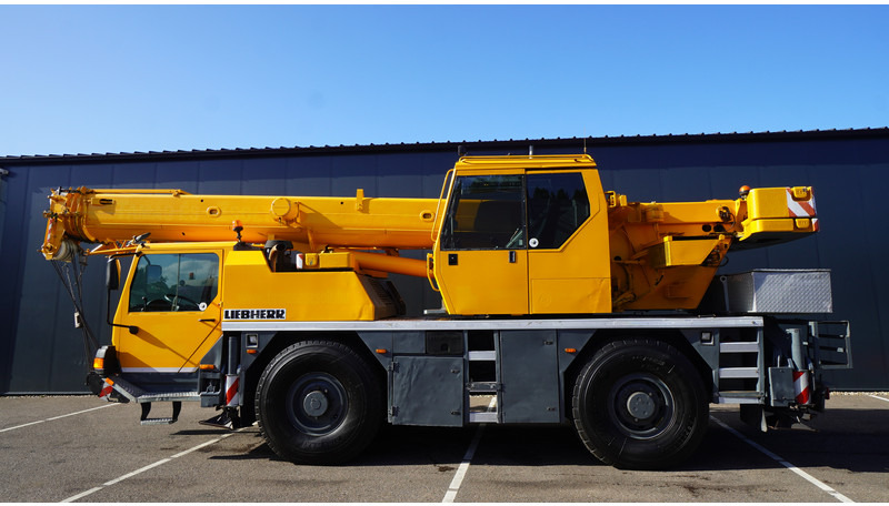 Liebherr LTM 1030-2.1 WITH JIB - Kraanwagen: afbeelding 1 Liebherr LTM 1030-2.1 WITH JIB - Kraanwagen: afbeelding 1
