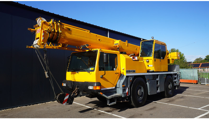 Liebherr LTM 1030-2.1 WITH JIB - Kraanwagen: afbeelding 4 Liebherr LTM 1030-2.1 WITH JIB - Kraanwagen: afbeelding 4