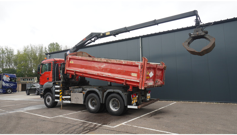 MAN TGS 28.400 6X6 2 SIDE TIPPER WITH HMF 1643 CRANE 376.400KM - Kraanwagen: afbeelding 4 MAN TGS 28.400 6X6 2 SIDE TIPPER WITH HMF 1643 CRANE 376.400KM - Kraanwagen: afbeelding 4
