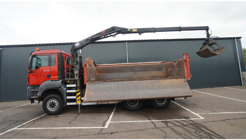 MAN TGS 28.400 6X6 2 SIDE TIPPER WITH HMF 1643 CRANE 376.400KM - Kraanwagen: afbeelding 2 MAN TGS 28.400 6X6 2 SIDE TIPPER WITH HMF 1643 CRANE 376.400KM - Kraanwagen: afbeelding 2