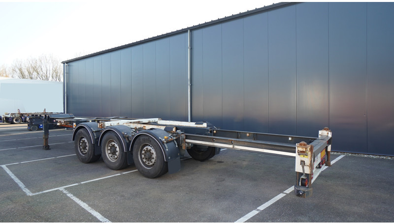 Renders 3 AXLE EXTENDABLE CONTAINER TRANSPORT TRAILER - Containertransporter/ Wissellaadbak oplegger: afbeelding 4 Renders 3 AXLE EXTENDABLE CONTAINER TRANSPORT TRAILER - Containertransporter/ Wissellaadbak oplegger: afbeelding 4
