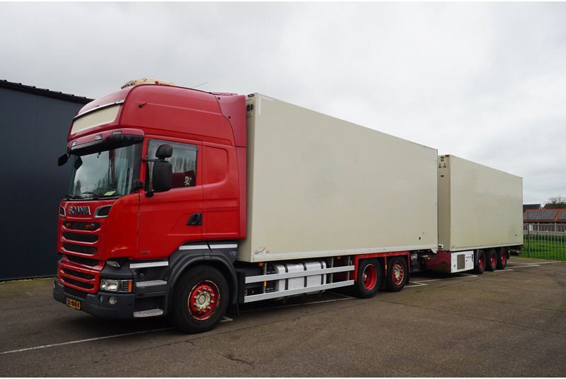 Scania R 580 V8 6X2 FRIGO RETARDER IN COMBI WITH BURG TRAILER - Koelwagen vrachtwagen: afbeelding 3 Scania R 580 V8 6X2 FRIGO RETARDER IN COMBI WITH BURG TRAILER - Koelwagen vrachtwagen: afbeelding 3