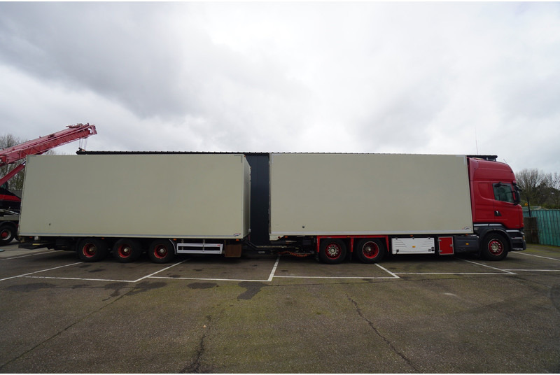 Scania R 580 V8 6X2 FRIGO RETARDER IN COMBI WITH BURG TRAILER - Koelwagen vrachtwagen: afbeelding 2 Scania R 580 V8 6X2 FRIGO RETARDER IN COMBI WITH BURG TRAILER - Koelwagen vrachtwagen: afbeelding 2