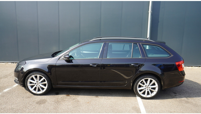 Škoda Octavia COMBI 1.6TDI DSG 85KW GREENTECH AMBITION BUSINESS - Minibus, Personenvervoer: afbeelding 1 Škoda Octavia COMBI 1.6TDI DSG 85KW GREENTECH AMBITION BUSINESS - Minibus, Personenvervoer: afbeelding 1