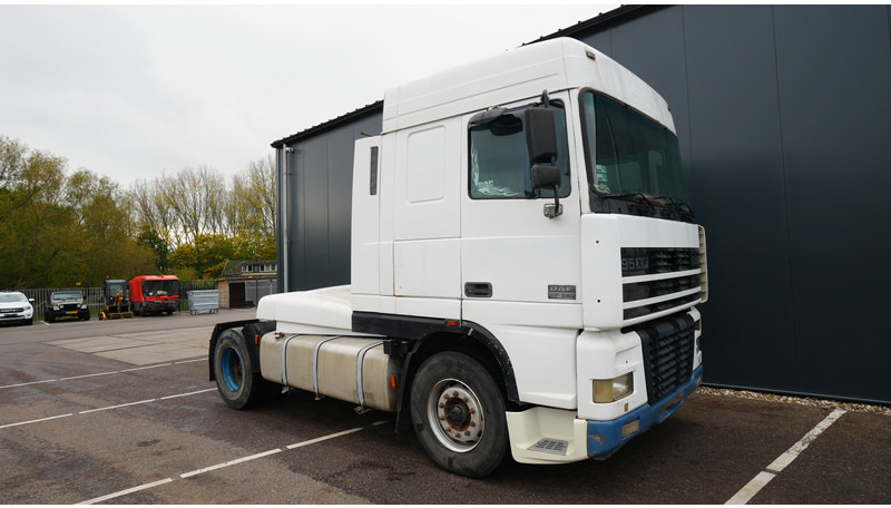 DAF XF 95.380 SC MANUAL GEARBOX EURO 3 - Trekker: afbeelding 4 DAF XF 95.380 SC MANUAL GEARBOX EURO 3 - Trekker: afbeelding 4