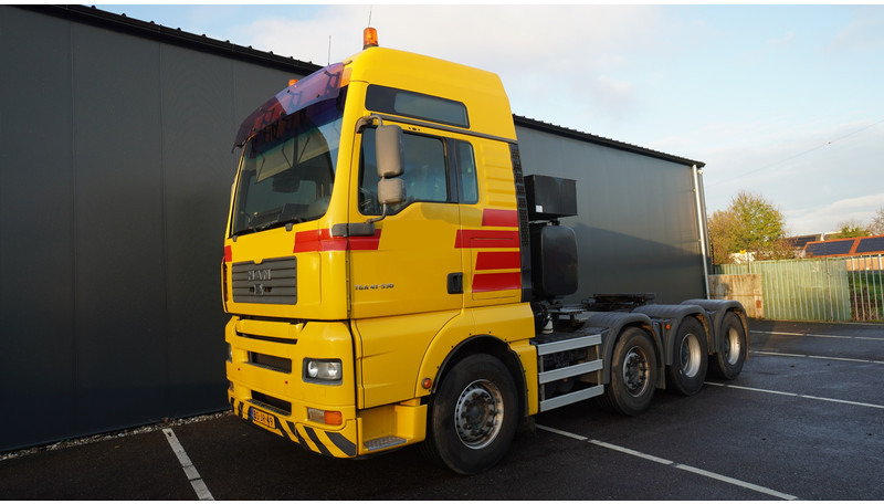 MAN TGA 41.530 8X4 160 TON'S RETARDER 283.000KM - Trekker: afbeelding 3 MAN TGA 41.530 8X4 160 TON'S RETARDER 283.000KM - Trekker: afbeelding 3