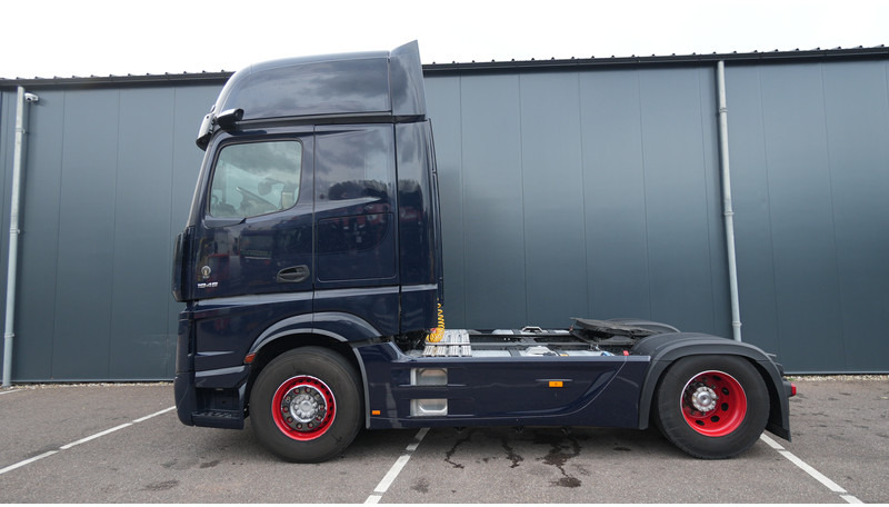 Mercedes-Benz ACTROS 1945 GIGASPACE 684.000KM - Trekker: afbeelding 1 Mercedes-Benz ACTROS 1945 GIGASPACE 684.000KM - Trekker: afbeelding 1
