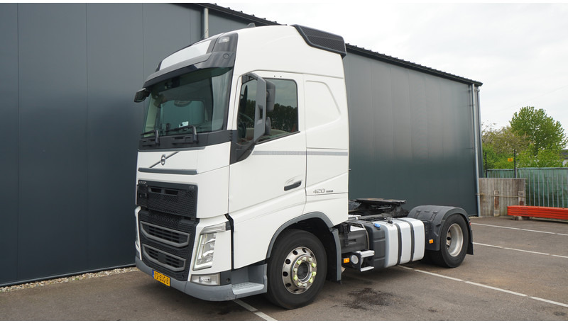 Volvo FH 420 ADR GLOBETROTTER 808.000KM - Trekker: afbeelding 3 Volvo FH 420 ADR GLOBETROTTER 808.000KM - Trekker: afbeelding 3