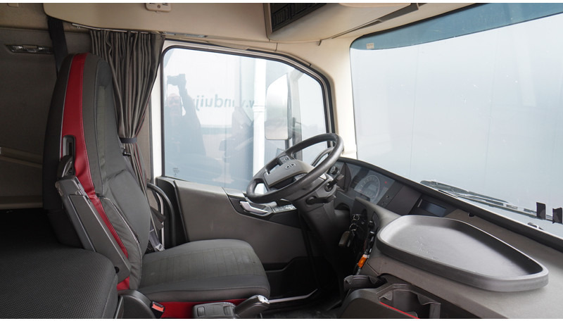 Volvo FH 420 GLOBETROTTER EURO 6 - Trekker: afbeelding 5 Volvo FH 420 GLOBETROTTER EURO 6 - Trekker: afbeelding 5